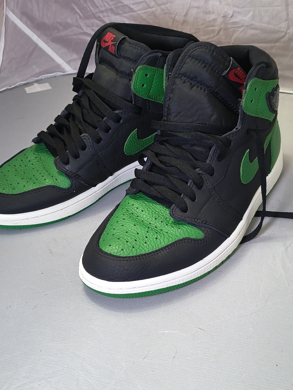 Nike Jordan 1 High-Top Sneakers in "Pine Green" Black And Green